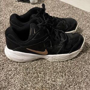 Nike Court Lite 2 tennis sneakers